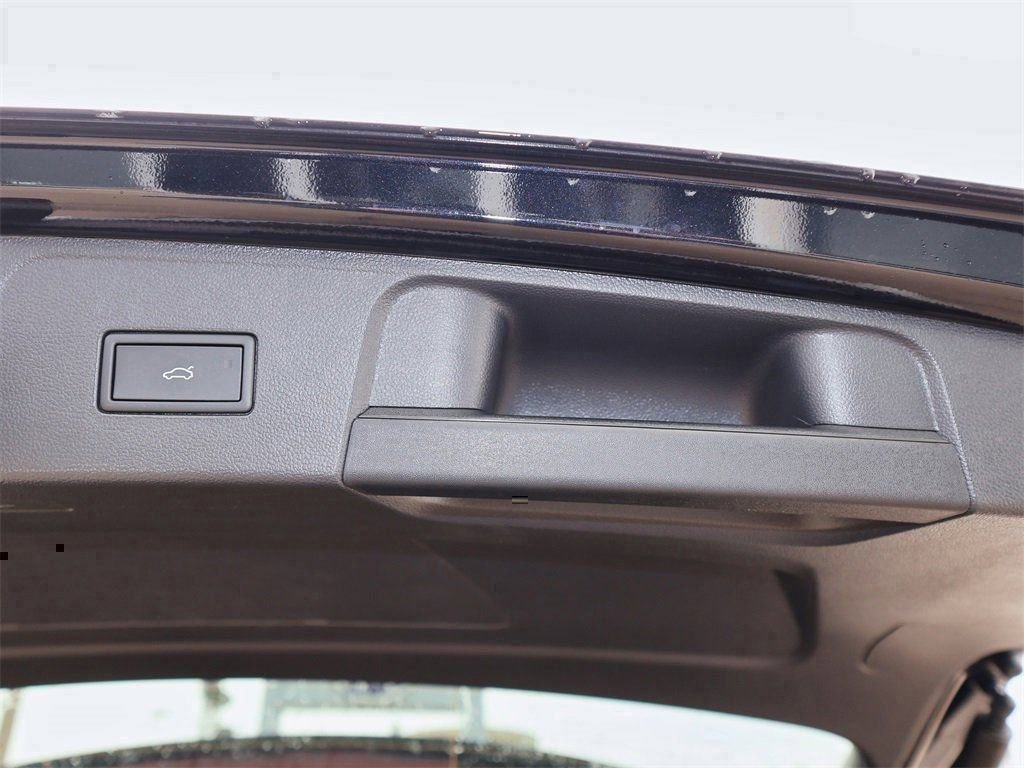 New 2026 Volkswagen Atlas Peak Edition image 12