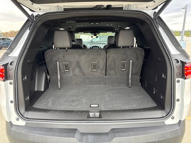 Used 2022 Chevrolet Traverse RS w/ LPO, Cargo Package image 22