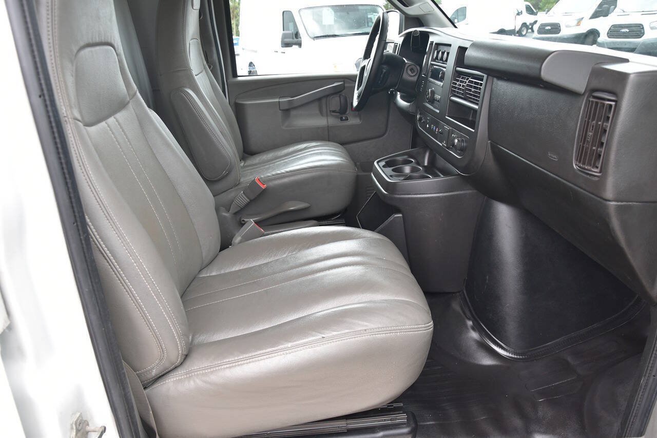 Used 2020 GMC Savana 2500 w/ Enhanced Convenience Package RWD image 10