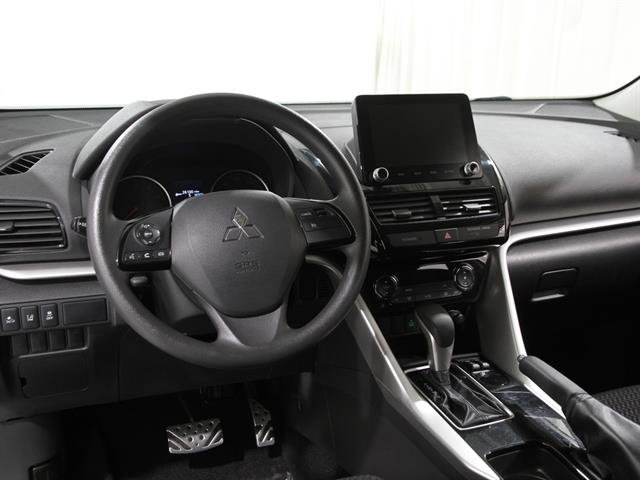 Used 2022 Mitsubishi Eclipse Cross LE image 6