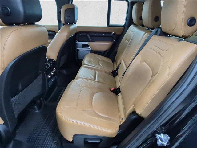 Used 2023 Land Rover Defender 130 SE AWD/4WD image 20