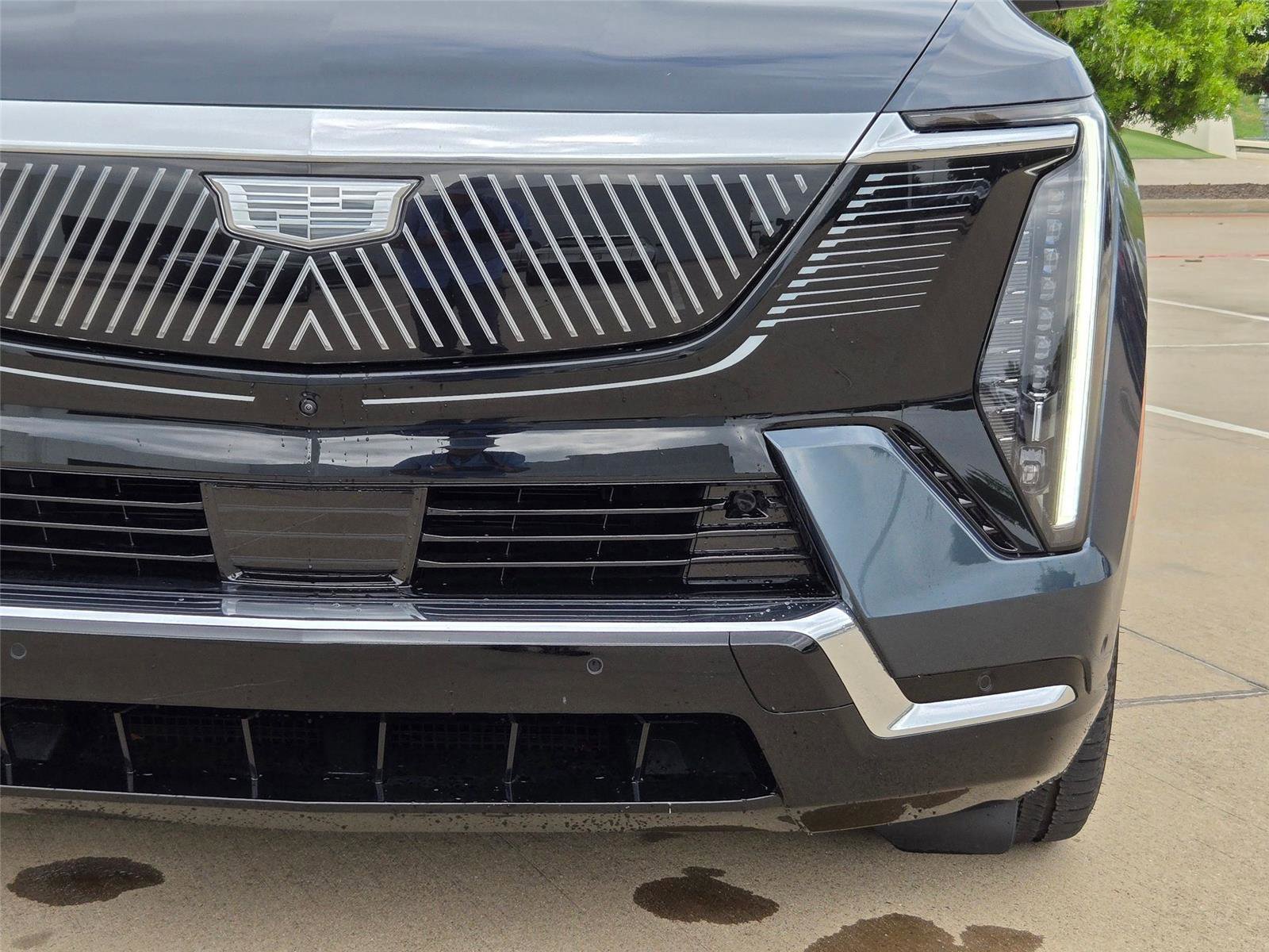 Used 2026 Cadillac Escalade IQ Luxury 2 w/ LPO, Floor Liner Package AWD/4WD image 6