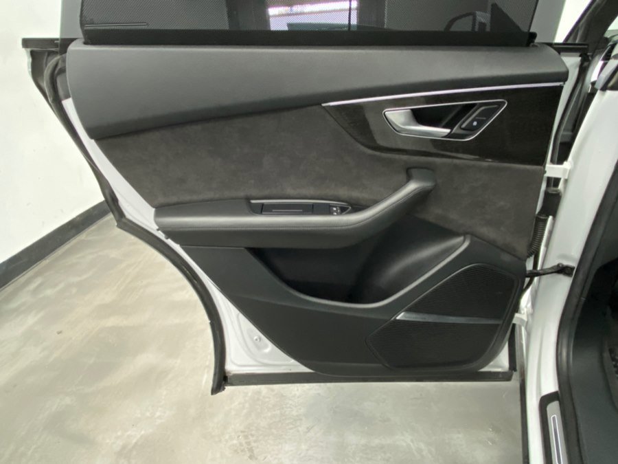 Used 2019 Audi Q8 Prestige AWD/4WD image 46