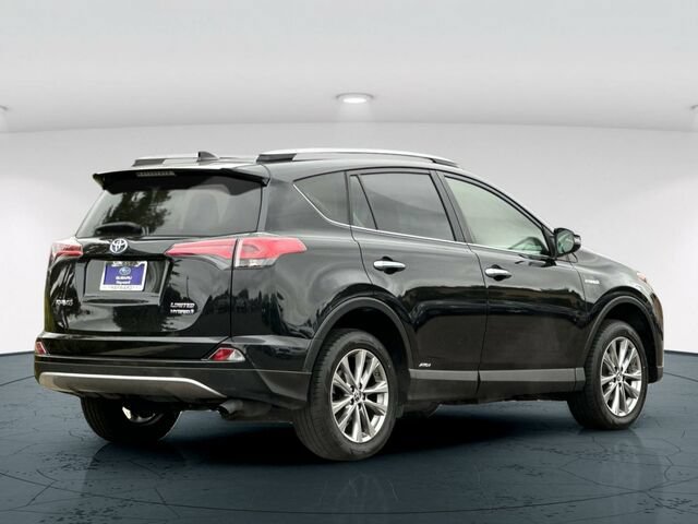 Used 2018 Toyota RAV4 Limited AWD/4WD image 6