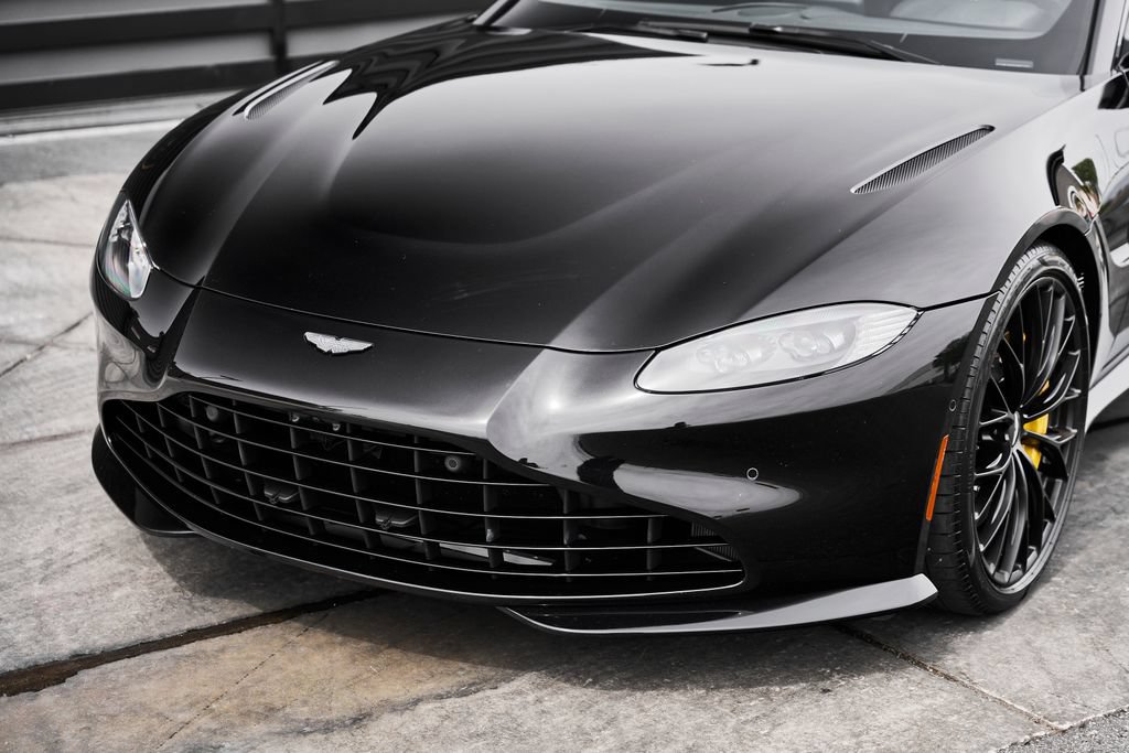 Used 2023 Aston Martin V8 Vantage Coupe RWD image 6