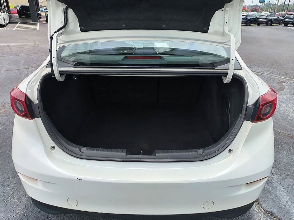 Used 2016 MAZDA MAZDA3 i Sport w/ Preferred Equipment Package FWD image 30