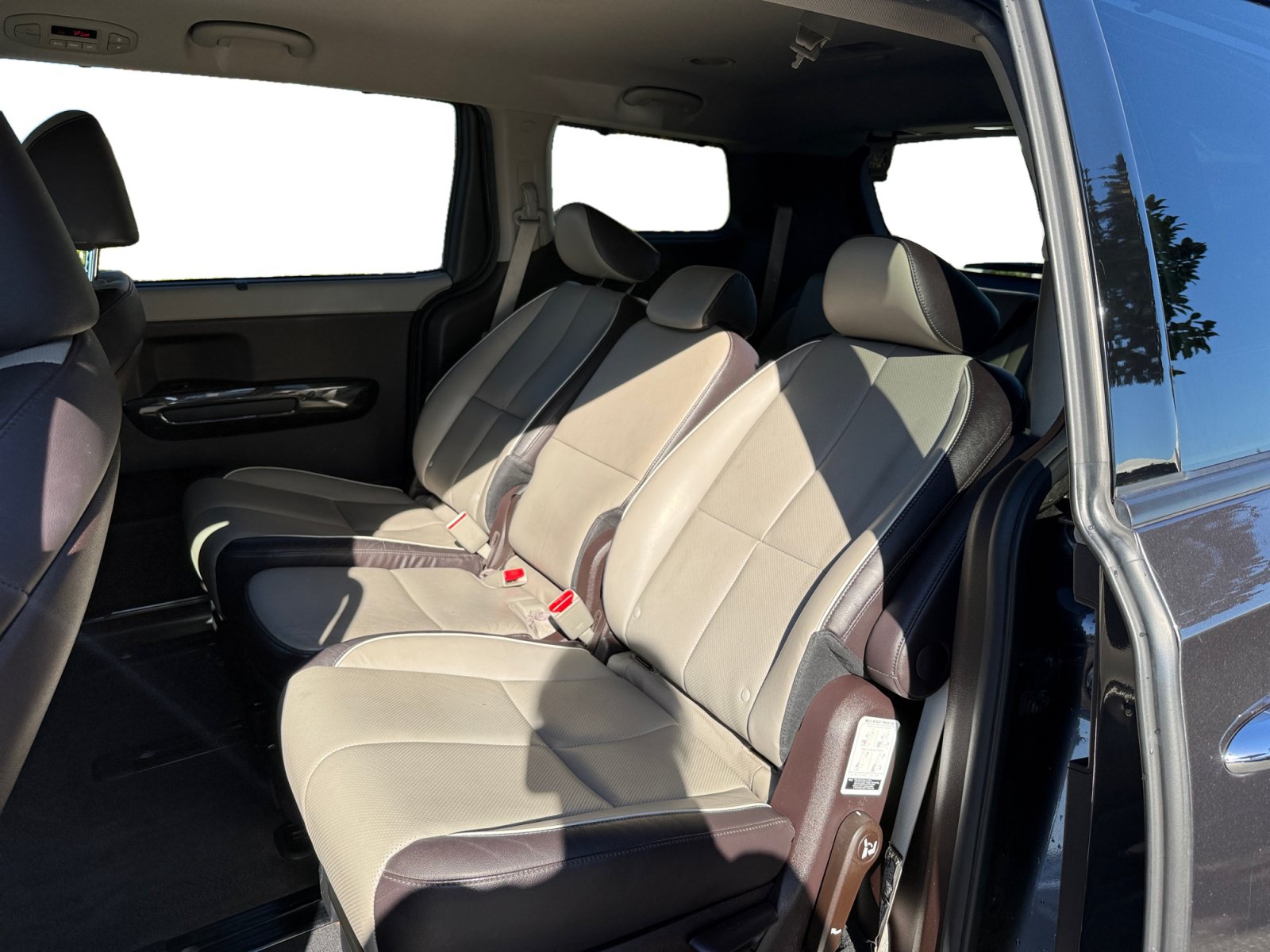 Used 2017 Kia Sedona SX Limited FWD image 16