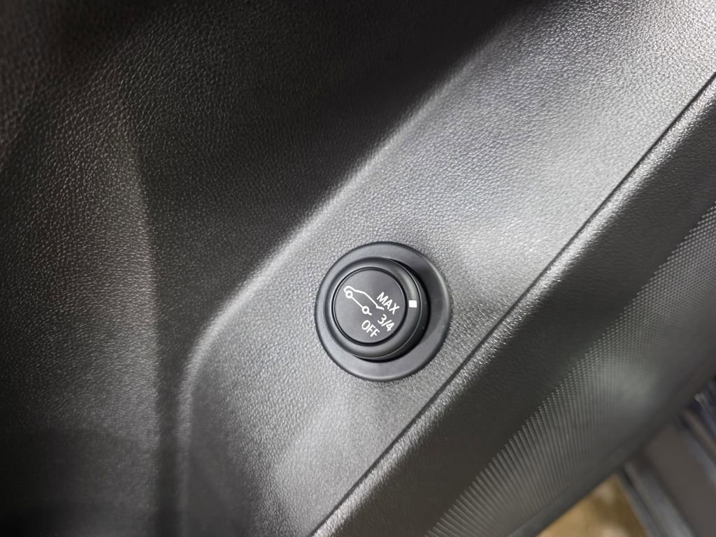 Used 2022 Chevrolet Equinox LT image 32