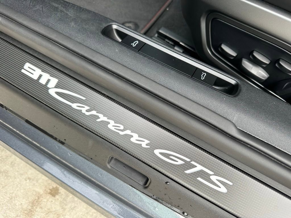 Used 2025 Porsche 911 Carrera GTS image 19