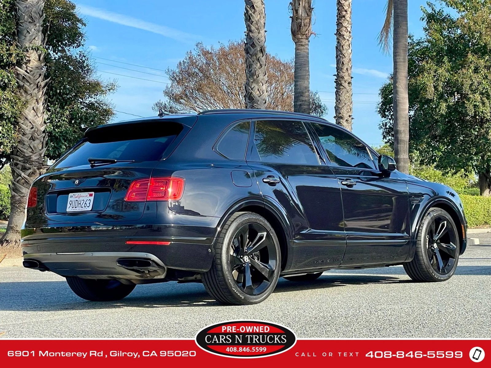 Used 2017 Bentley Bentayga AWD/4WD image 33