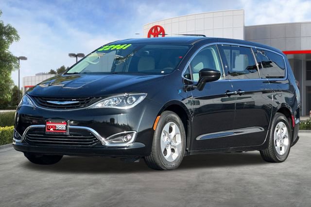 Used 2018 Chrysler Pacifica Touring Plus image 10