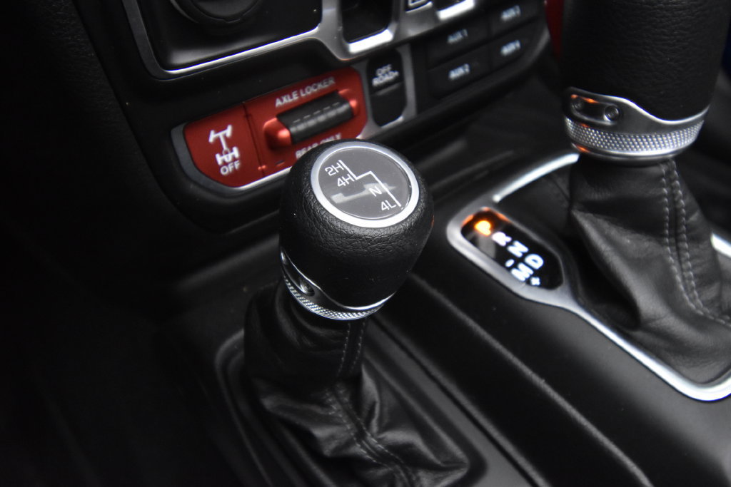 Used 2025 Jeep Wrangler Unlimited Sport AWD/4WD image 33