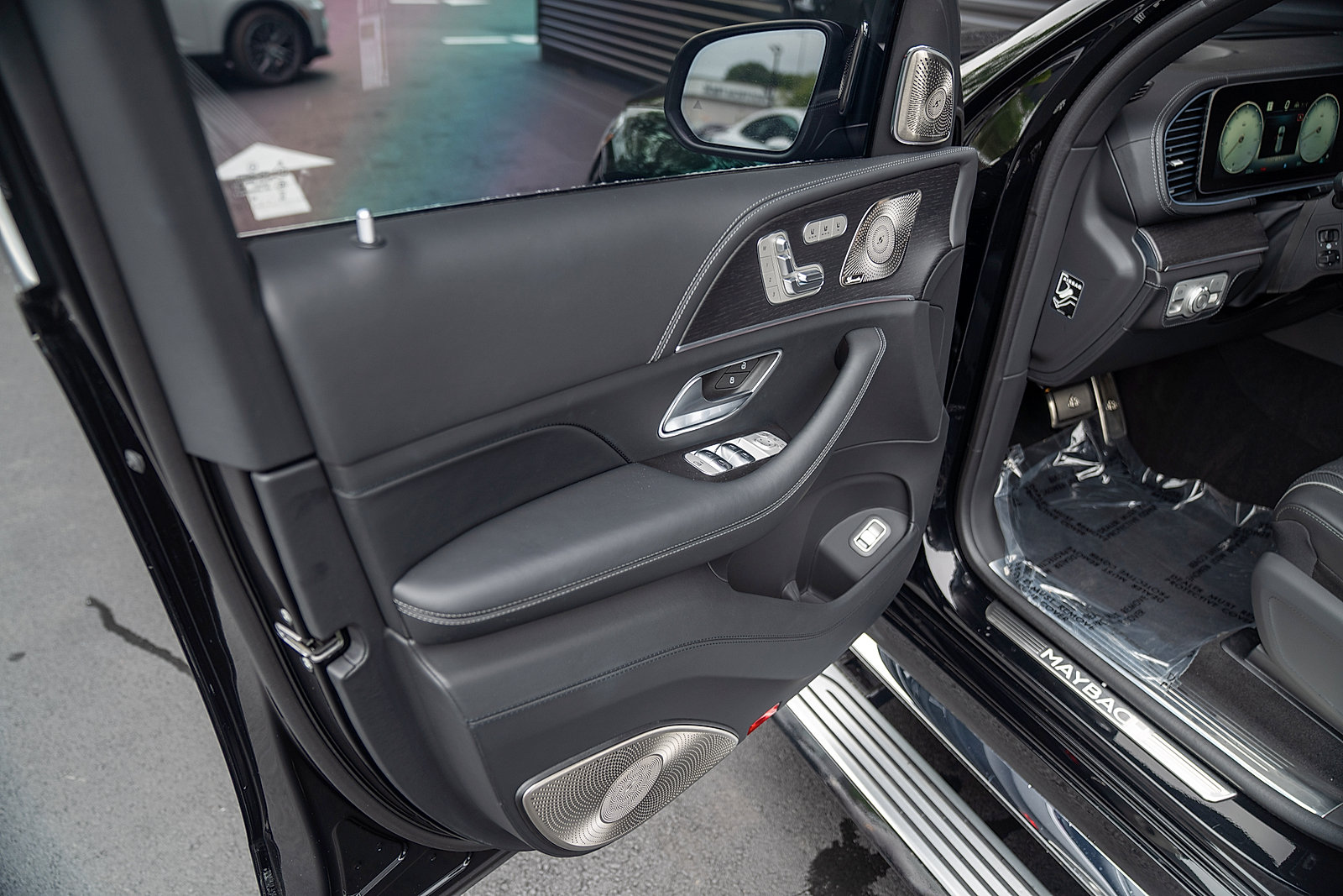 Used 2025 Mercedes-Benz Maybach GLS 600 4MATIC image 14