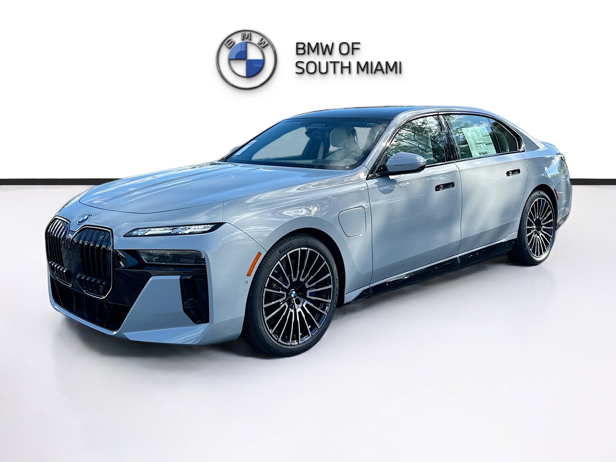 New 2026 BMW 750e xDrive w/ Executive Package image 3