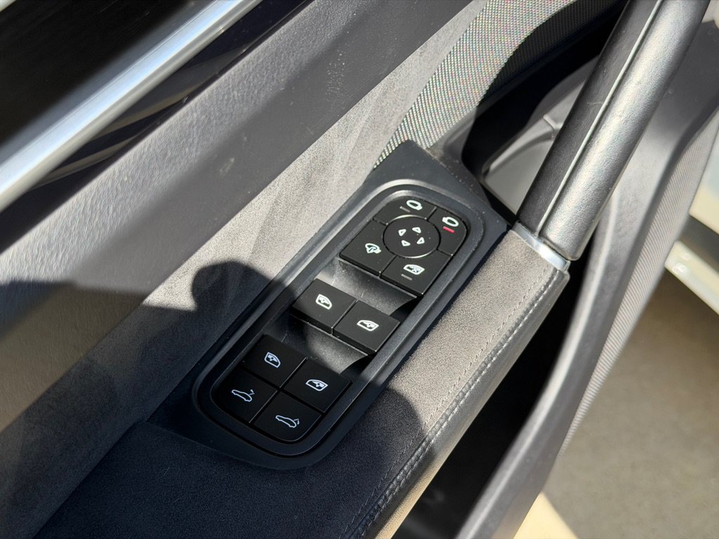 Used 2023 Porsche Cayenne GTS AWD/4WD image 25