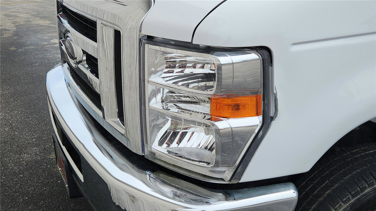 Used 2022 Ford E-450 and Econoline 450 Super Duty RWD image 10