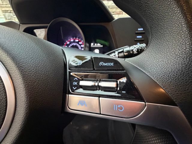 Used 2023 Hyundai Elantra SEL FWD image 22