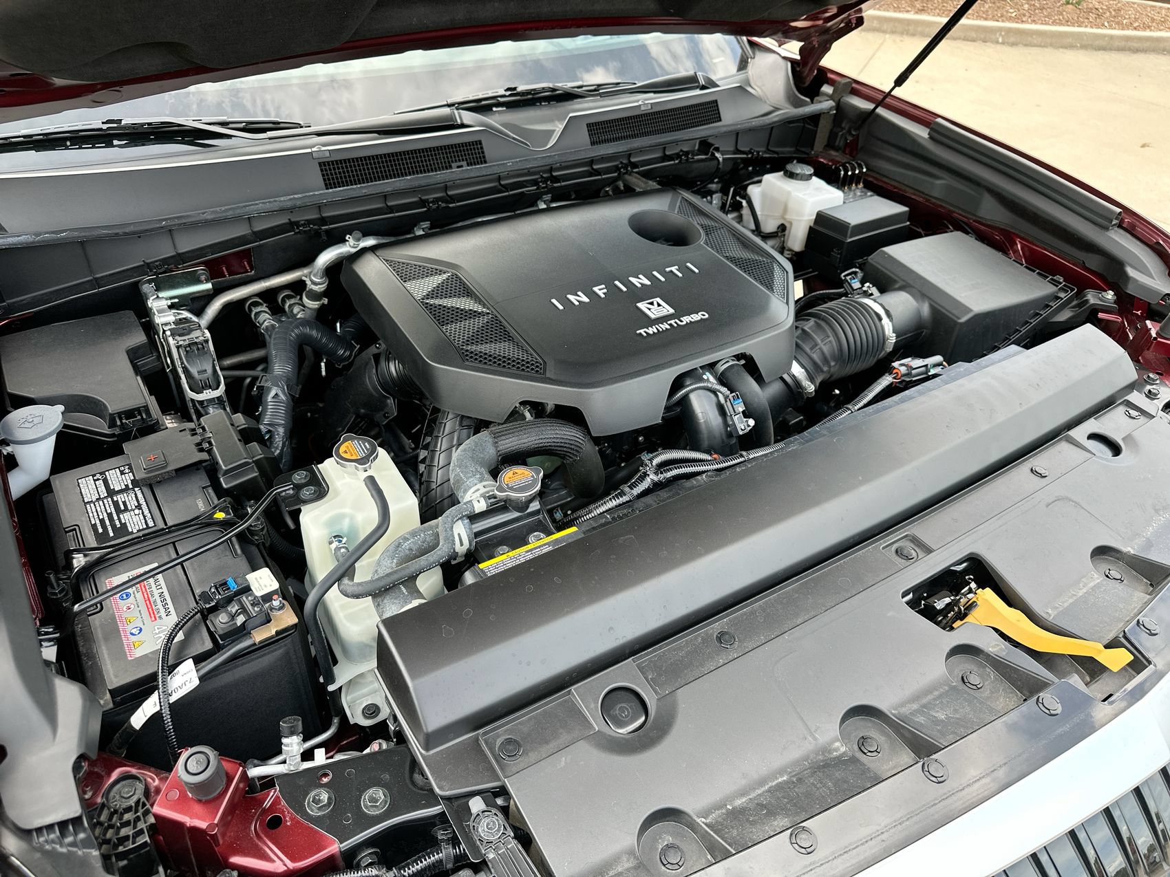 Used 2025 INFINITI QX80 Sensory AWD/4WD image 28