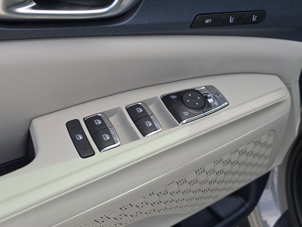 New 2026 Kia Carnival EX FWD image 21