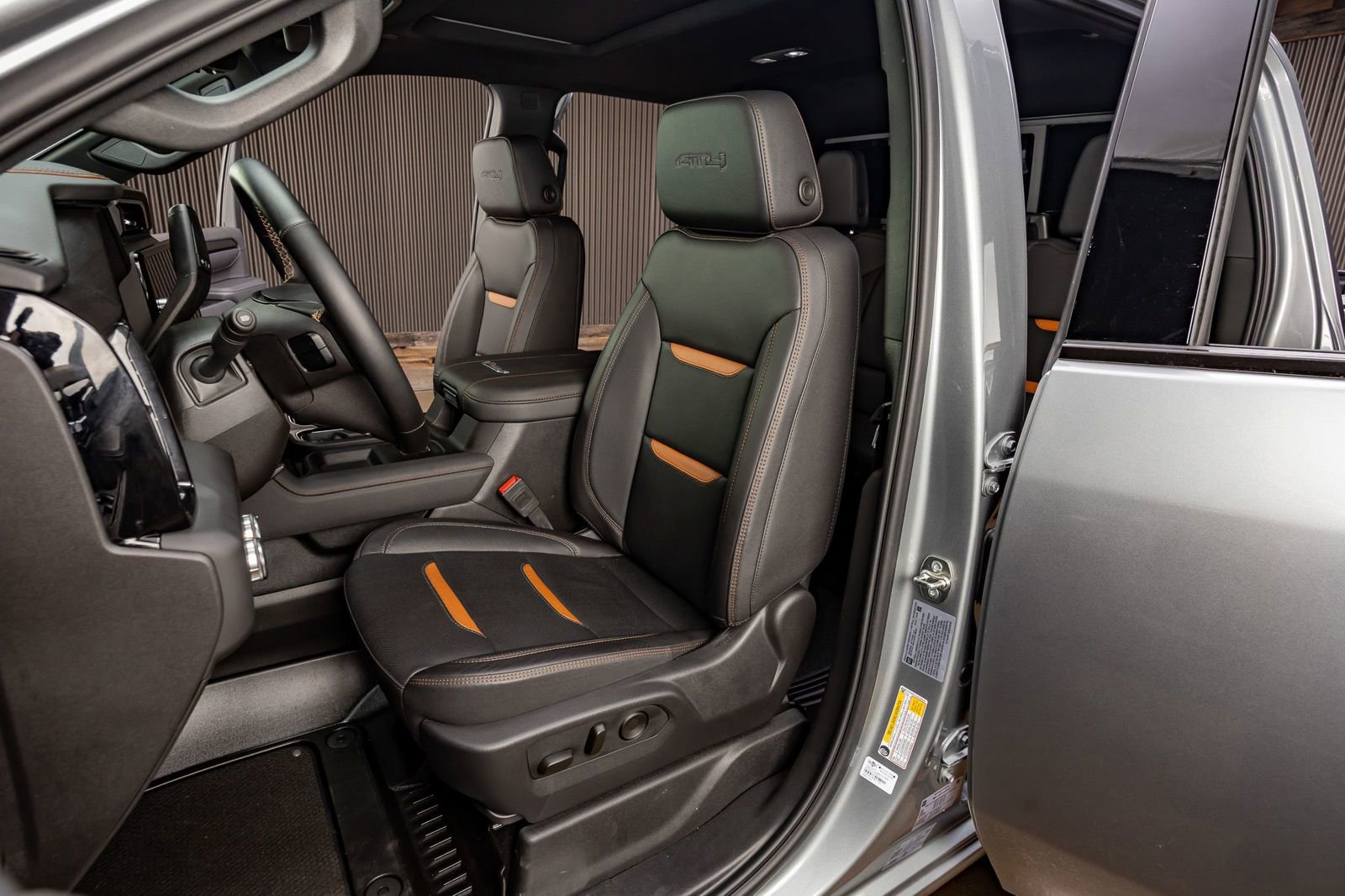 Used 2025 GMC Sierra 2500 AT4 w/ AT4 Premium Plus Package image 29