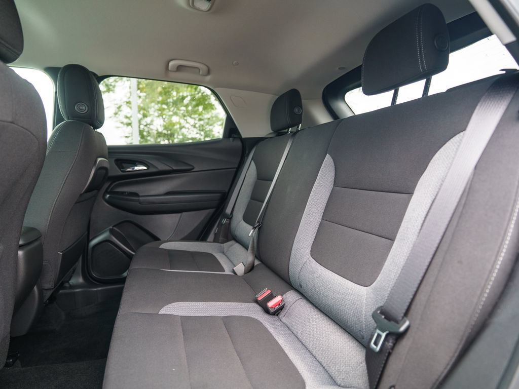Used 2024 Chevrolet TrailBlazer LT w/ LT Cold Weather Package AWD/4WD image 35