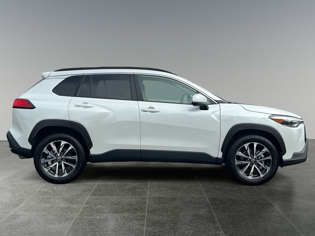 Used 2024 Toyota Corolla Cross XLE w/ Convenience Package AWD/4WD image 8