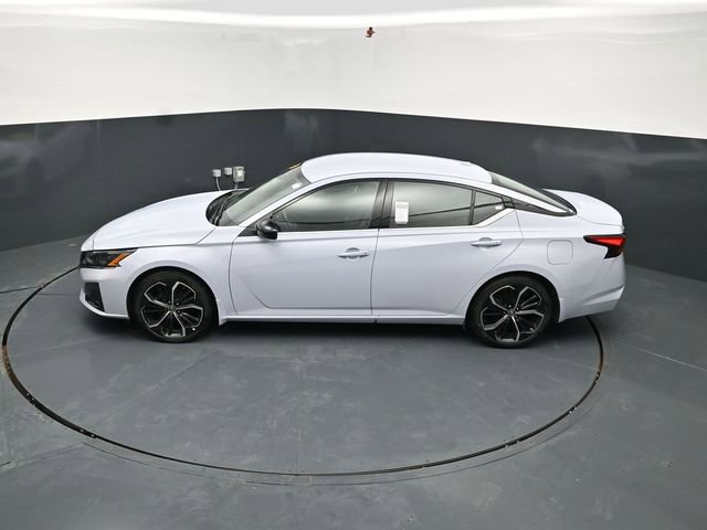 Used 2025 Nissan Altima 2.5 SR image 37