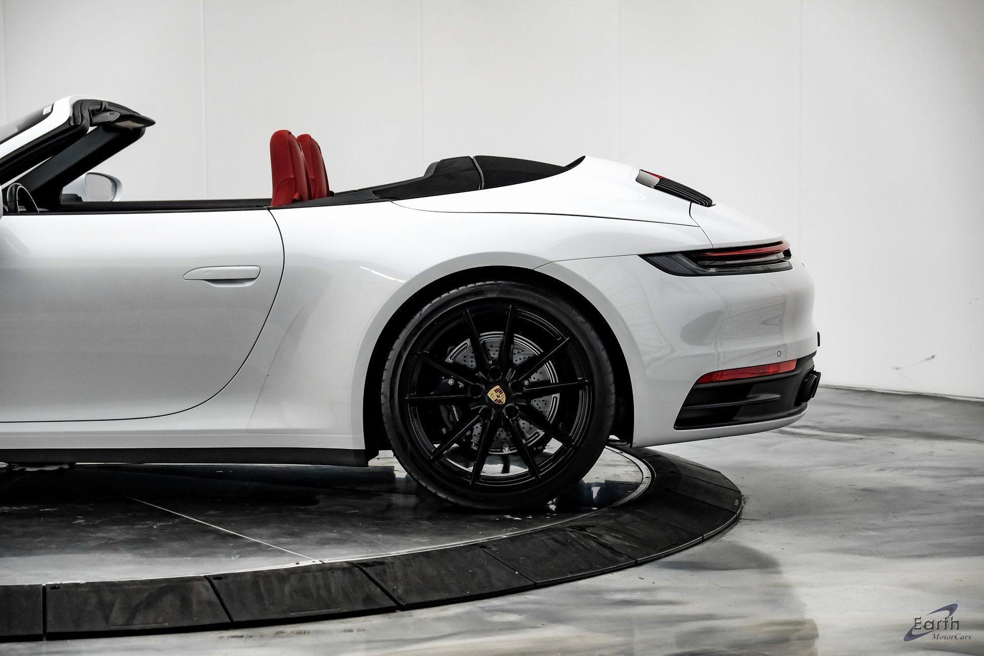 Used 2021 Porsche 911 Carrera 4 image 9