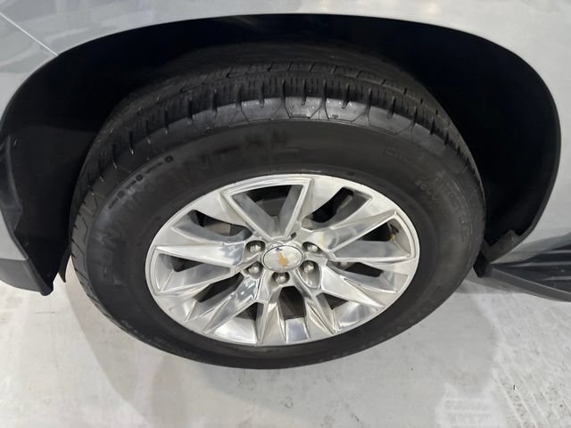 Used 2025 Chevrolet Suburban Premier AWD/4WD image 47