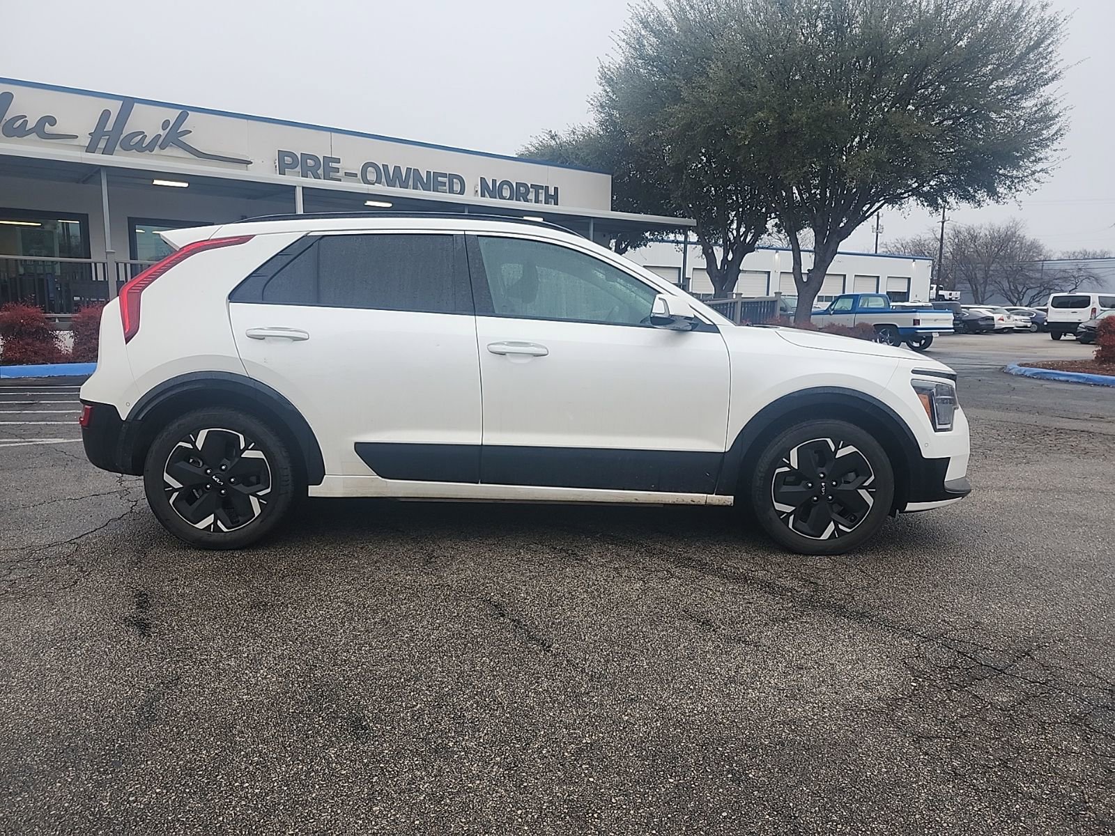 Used 2023 Kia Niro Wave image 2