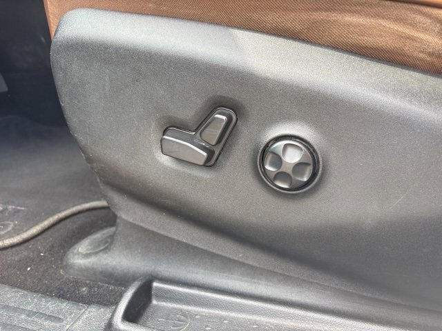 Used 2017 Chrysler Pacifica Limited w/ UConnect Theater Package image 19