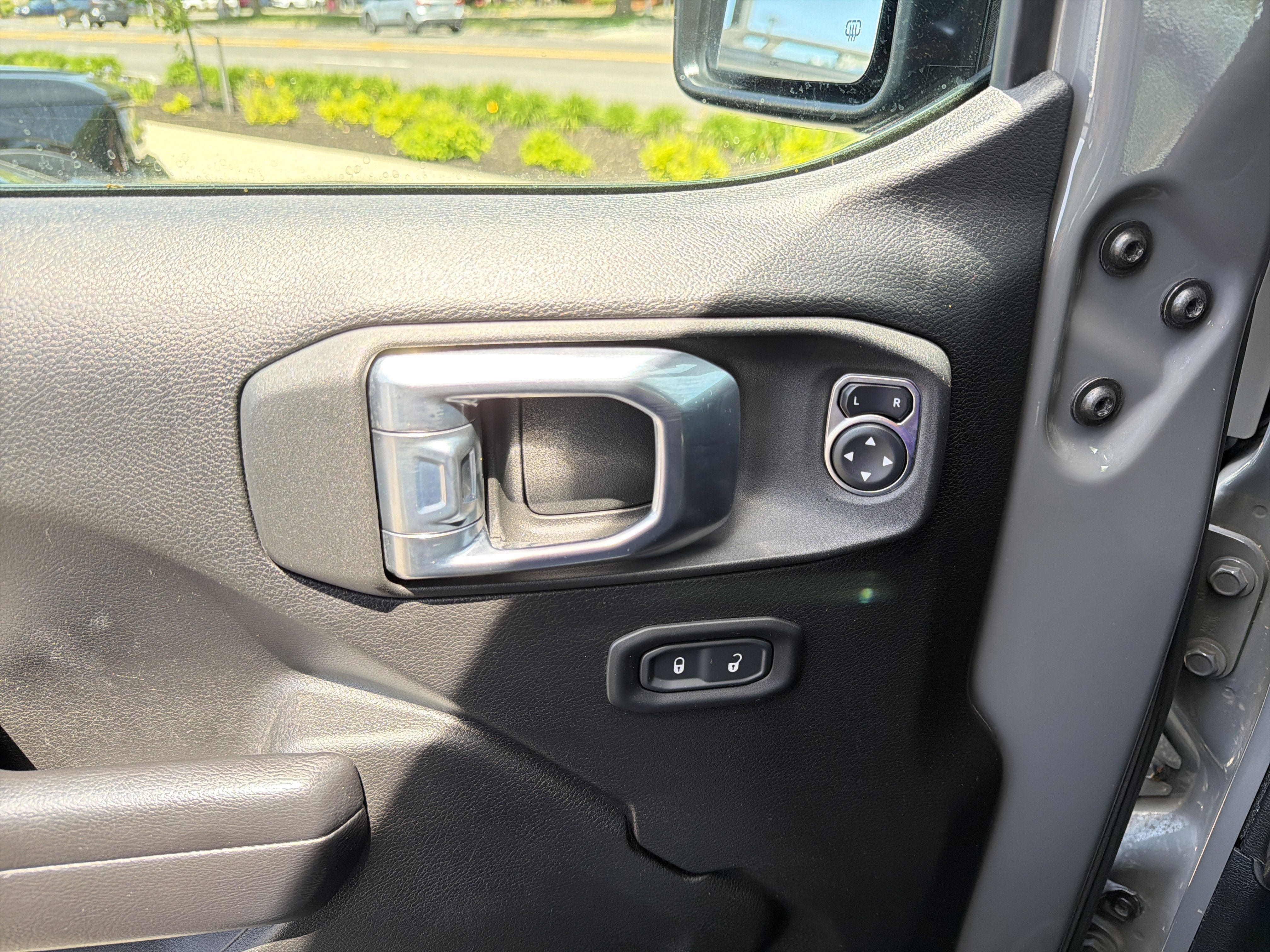 Used 2021 Jeep Gladiator Mojave AWD/4WD image 16
