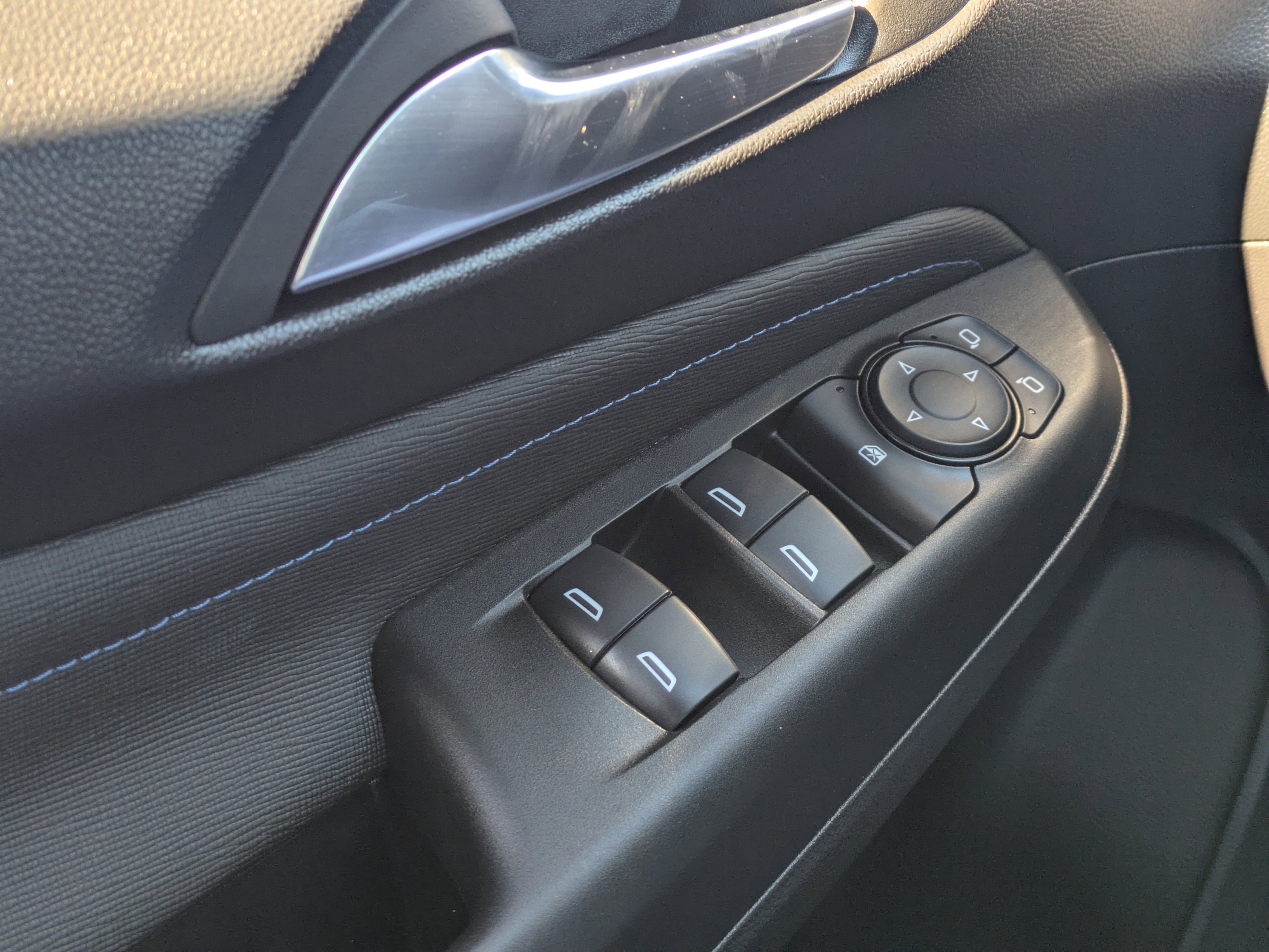 Used 2025 Buick Envista Sport Touring image 27