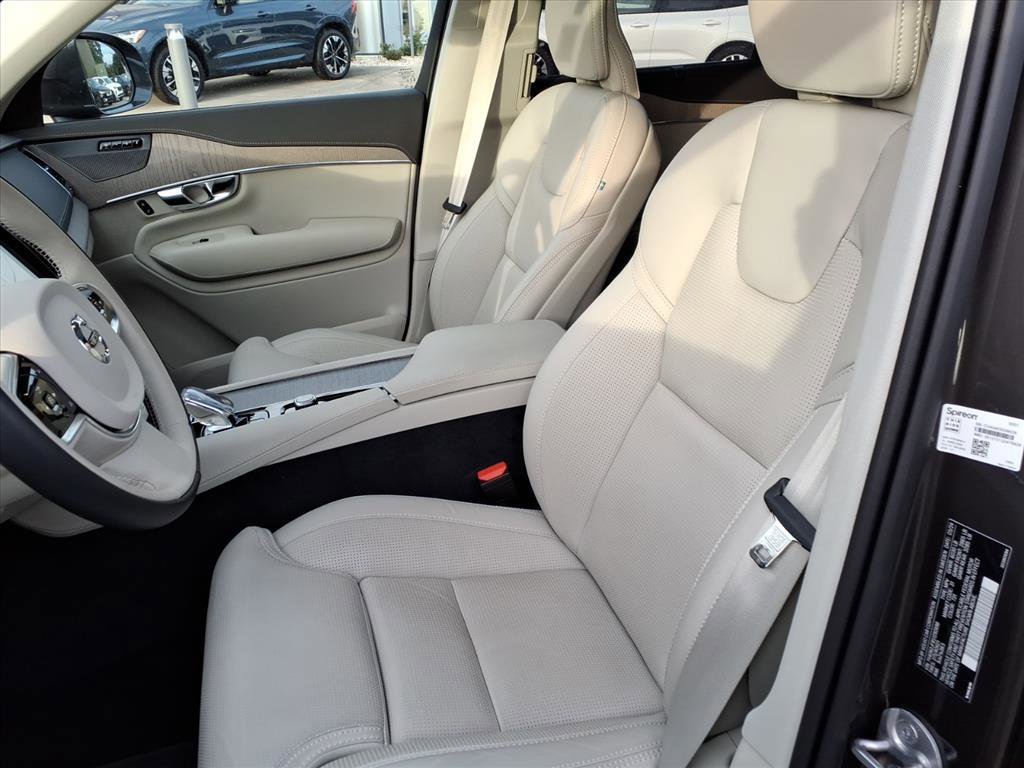 Used 2025 Volvo XC90 B6 Ultra w/ Protection Package Premier image 18