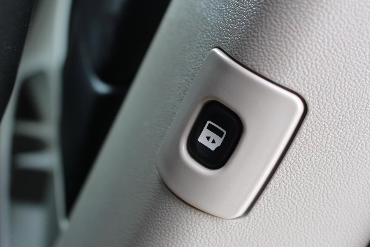 Used 2019 Dodge Grand Caravan SXT FWD image 34