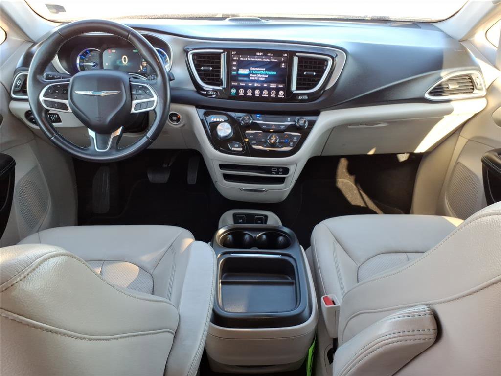 Used 2018 Chrysler Pacifica Touring-L image 8