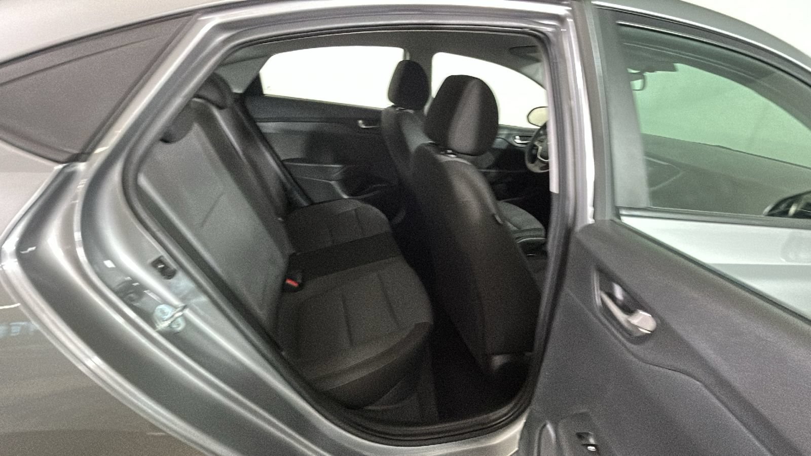 Used 2022 Hyundai Accent SE FWD image 33