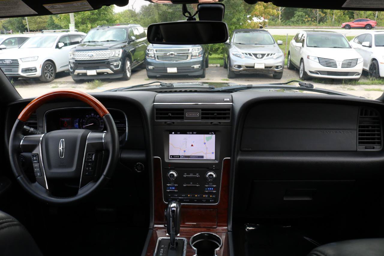 Used 2017 Lincoln Navigator Select AWD/4WD image 49