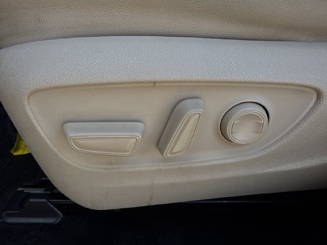 Used 2020 Toyota Highlander Limited FWD image 27
