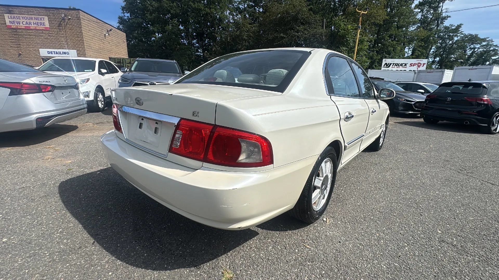 Used 2004 Kia Optima FWD image 5