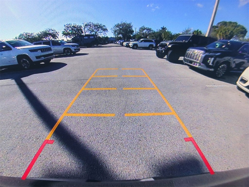 Used 2022 GMC Acadia AT4 w/ Technology Package image 24