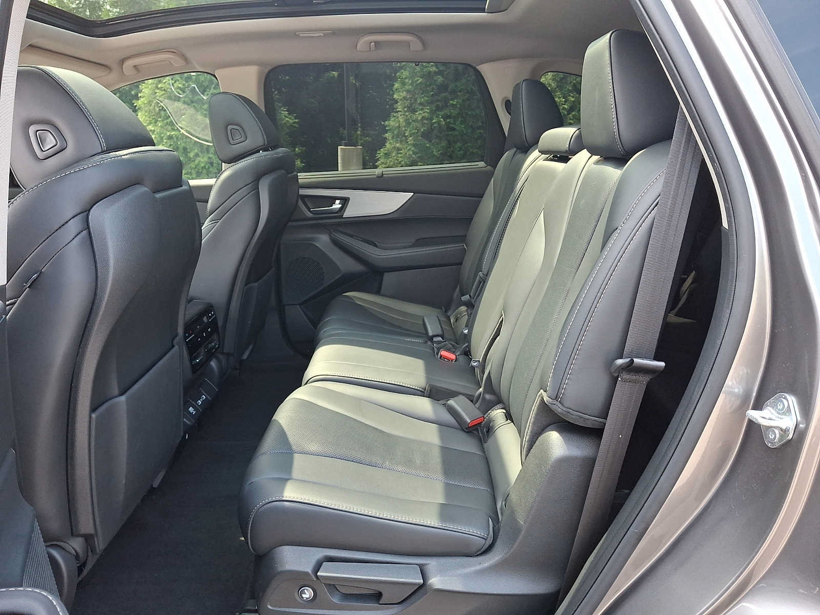 Used 2024 Acura MDX w/ Technology Package AWD/4WD image 10