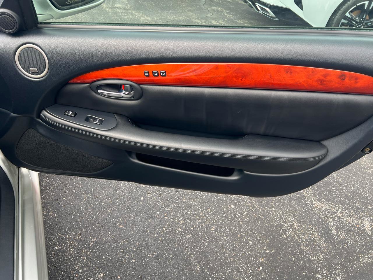 Used 2002 Lexus SC 430 Convertible RWD image 14