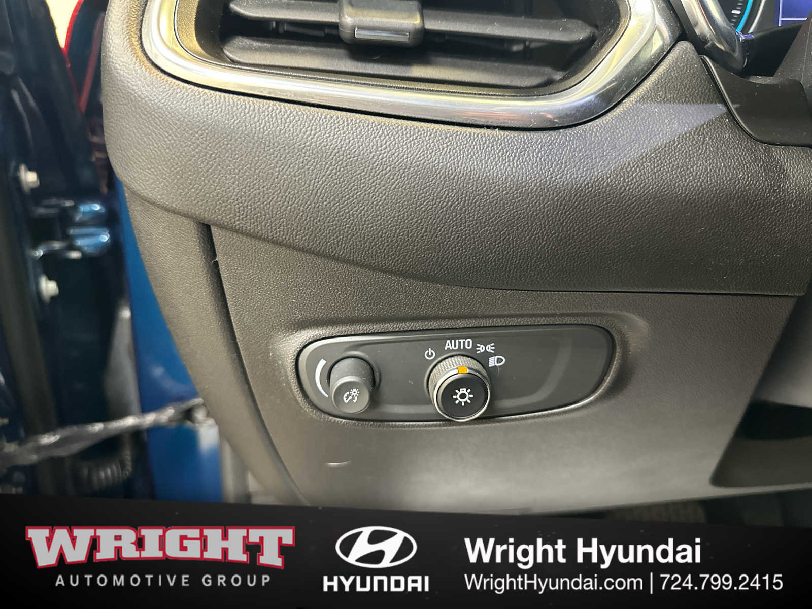 Used 2020 Chevrolet Equinox LT image 23