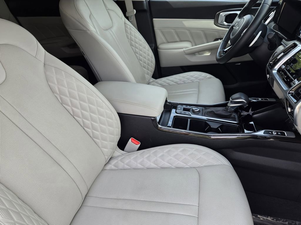 Certified 2023 Kia Sorento SX image 19