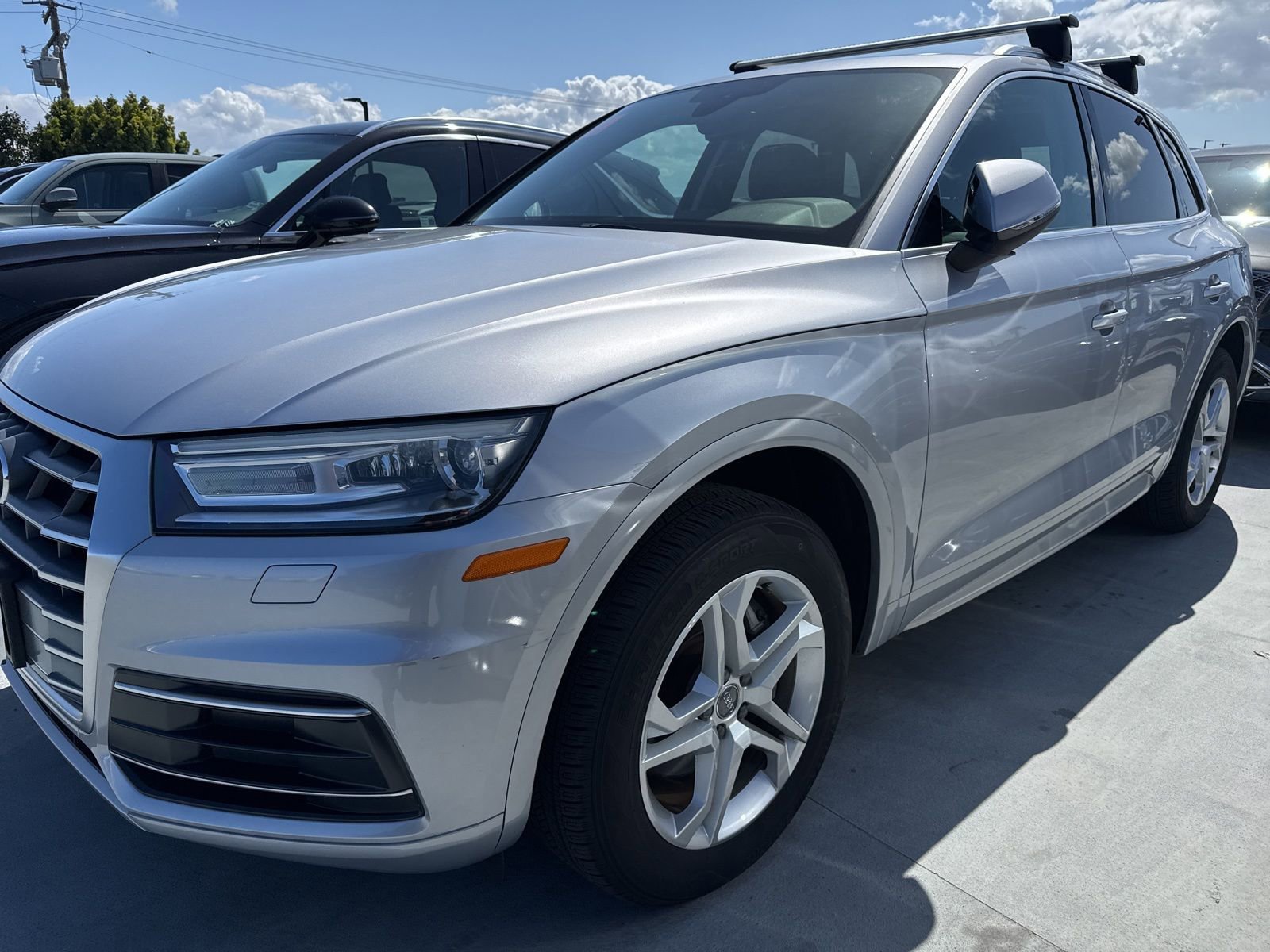 Used 2019 Audi Q5 2.0T Premium w/ Convenience Package AWD/4WD image 2