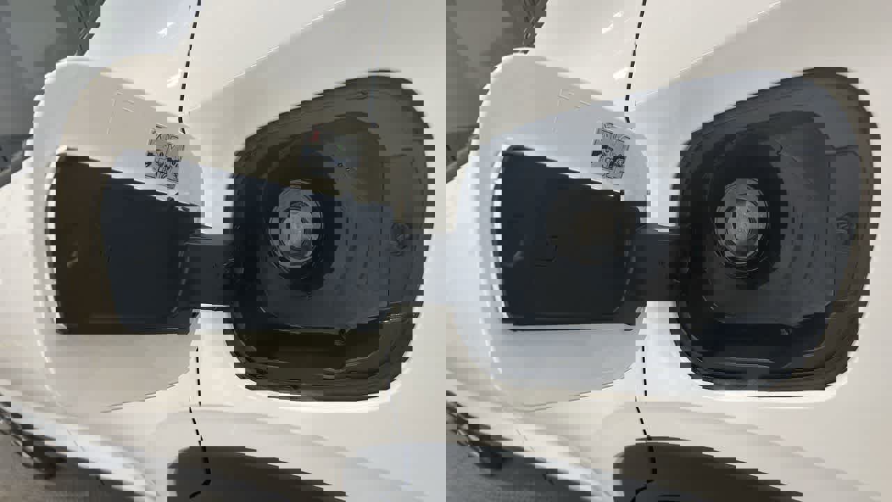 Used 2020 Buick Encore GX Essence w/ Experience Buick Package image 43