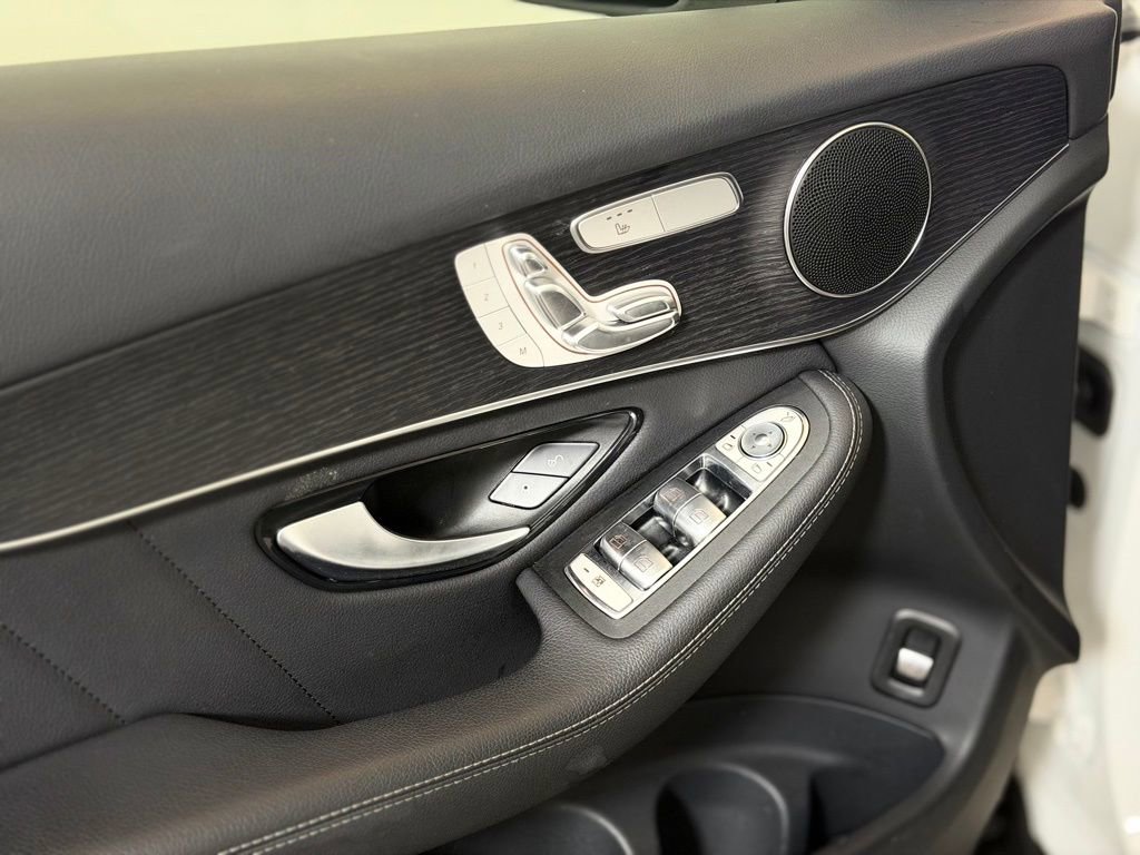 Used 2022 Mercedes-Benz GLC 300 4MATIC image 22