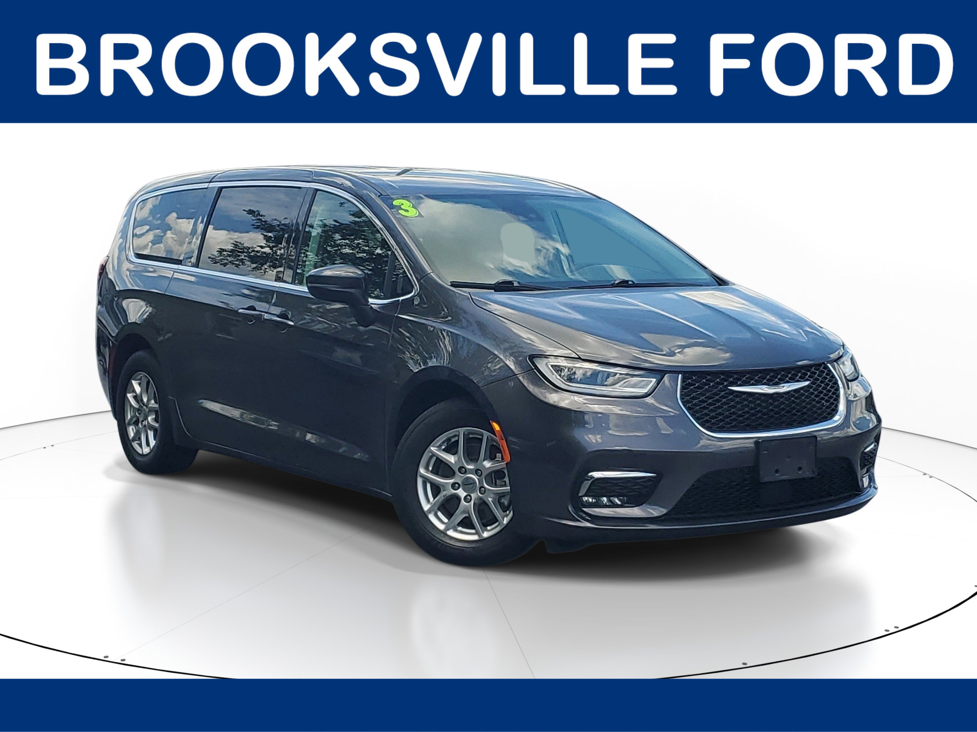 Used 2023 Chrysler Pacifica Touring-L