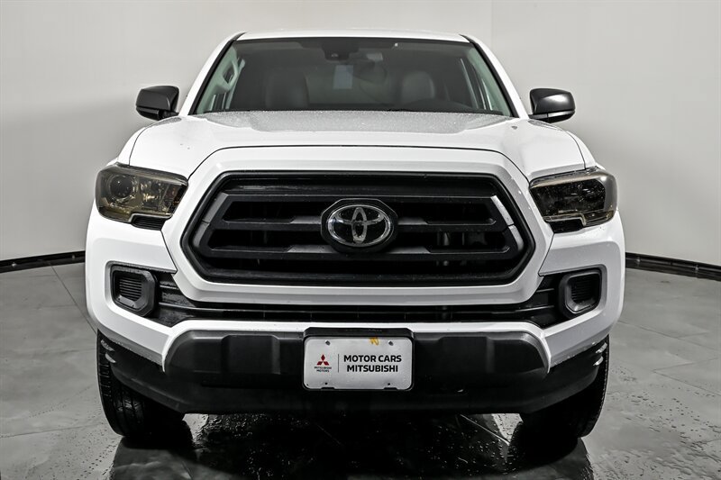 Used 2022 Toyota Tacoma SR RWD image 4